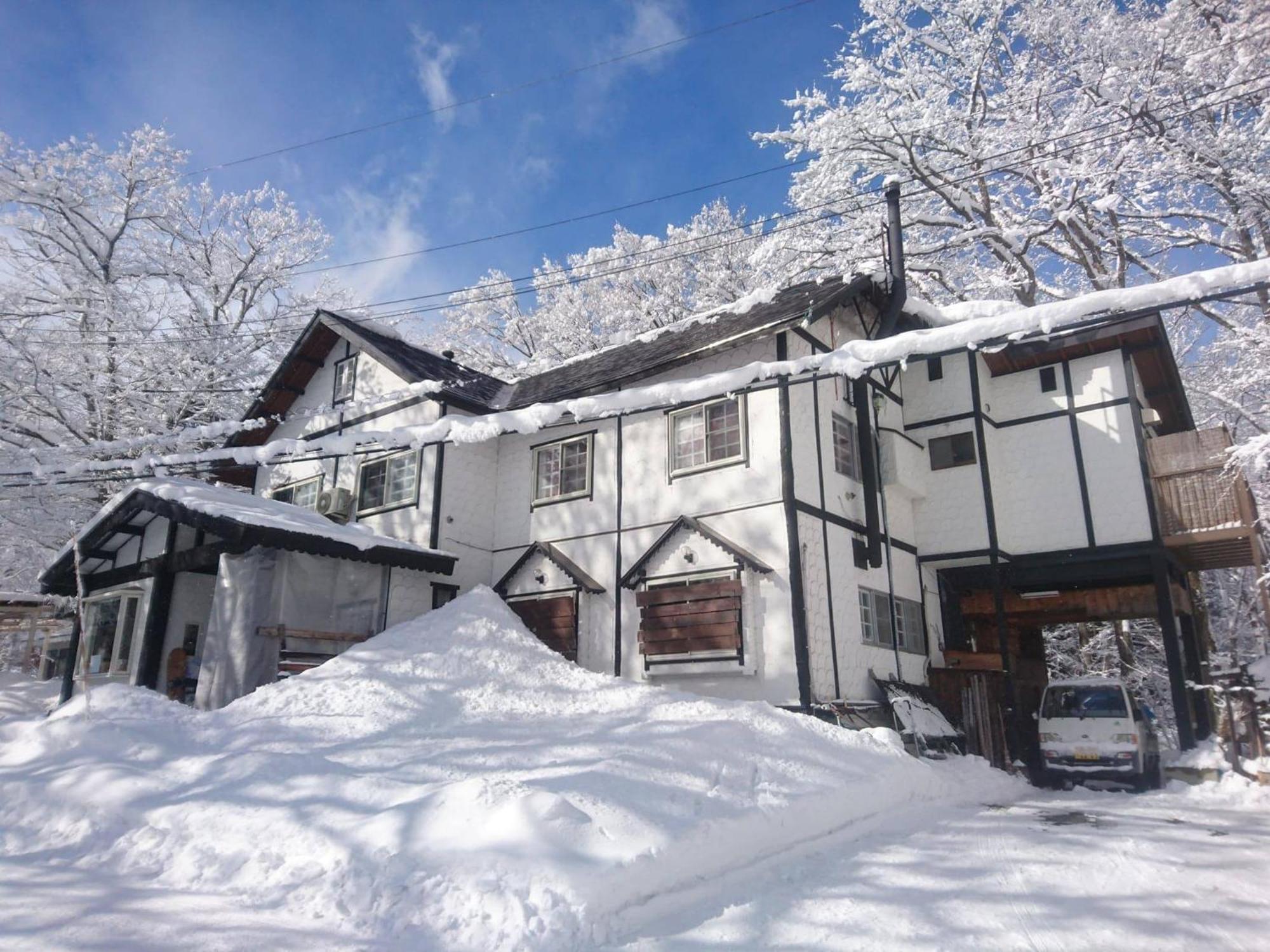 Hakuba Matata Lodge Exteriör bild